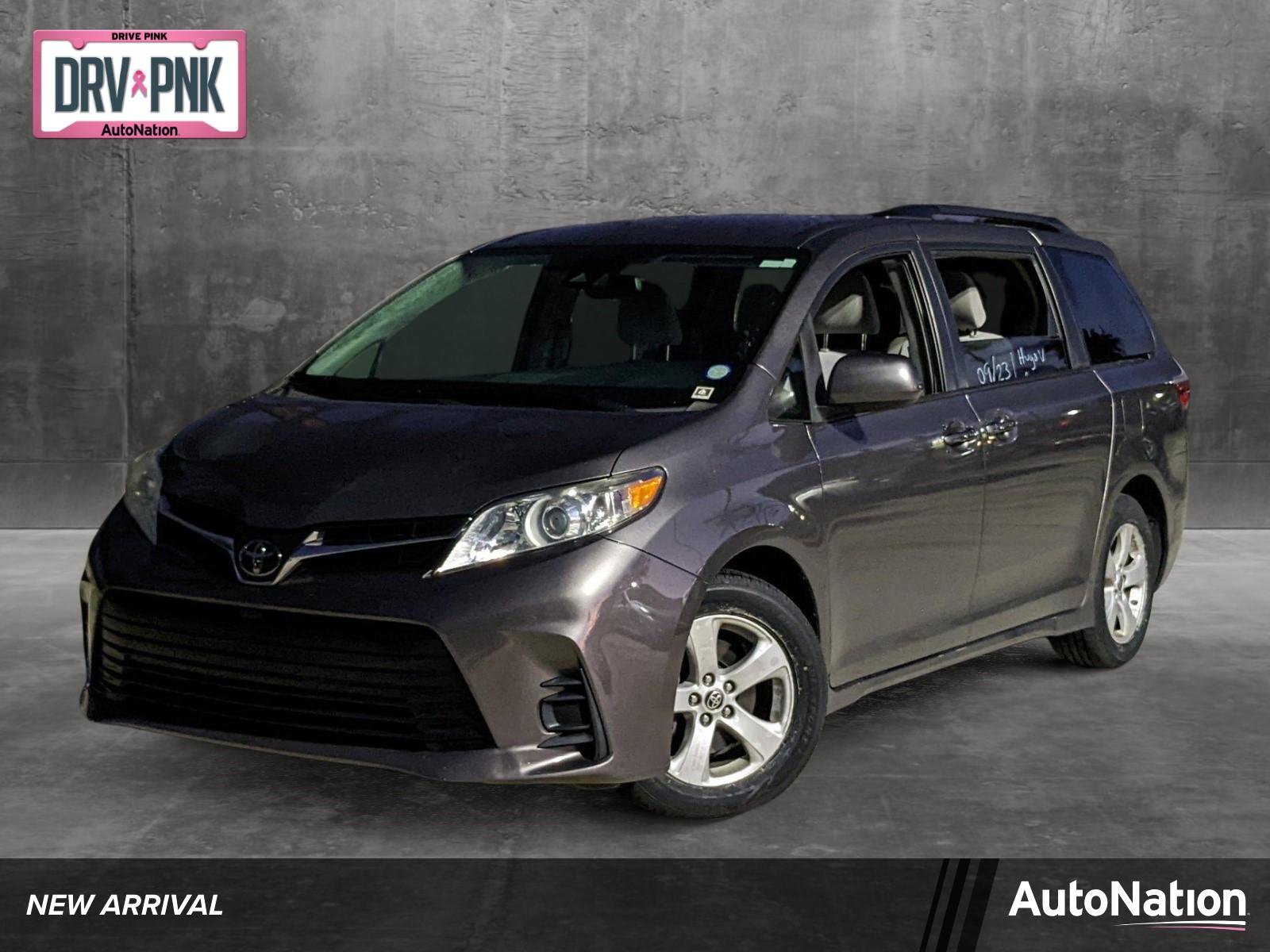 2020 Toyota Sienna Vehicle Photo in Davie, FL 33331