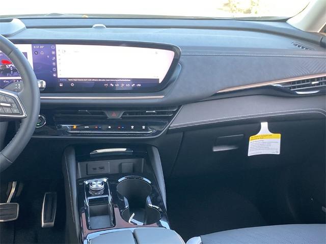 2024 Buick Envision Vehicle Photo in GOODYEAR, AZ 85338-1310