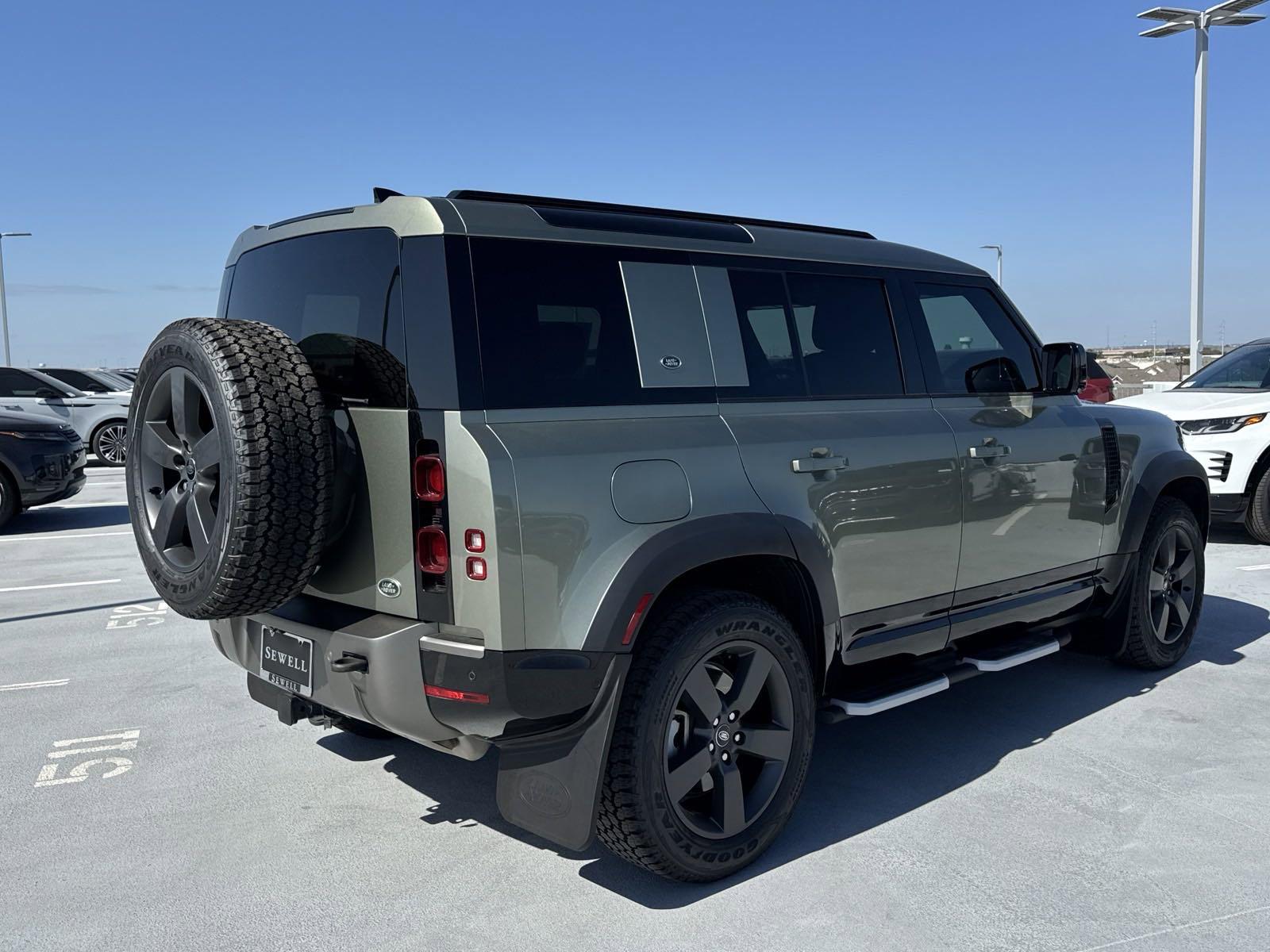 2022 Defender Vehicle Photo in AUSTIN, TX 78717