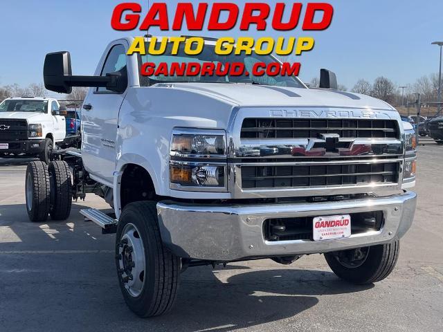 2023 Chevrolet Silverado 5500 HD Vehicle Photo in GREEN BAY, WI 54302-3701