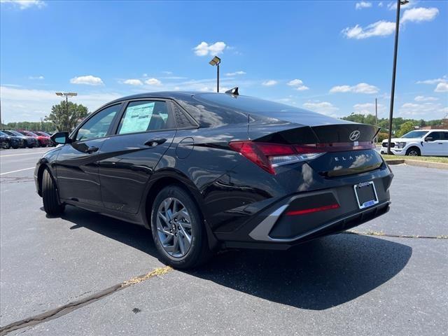 2024 Hyundai ELANTRA Vehicle Photo in O'Fallon, IL 62269