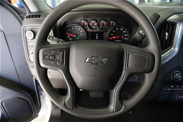 2025 Chevrolet Silverado 1500 Vehicle Photo in MEDINA, OH 44256-9001