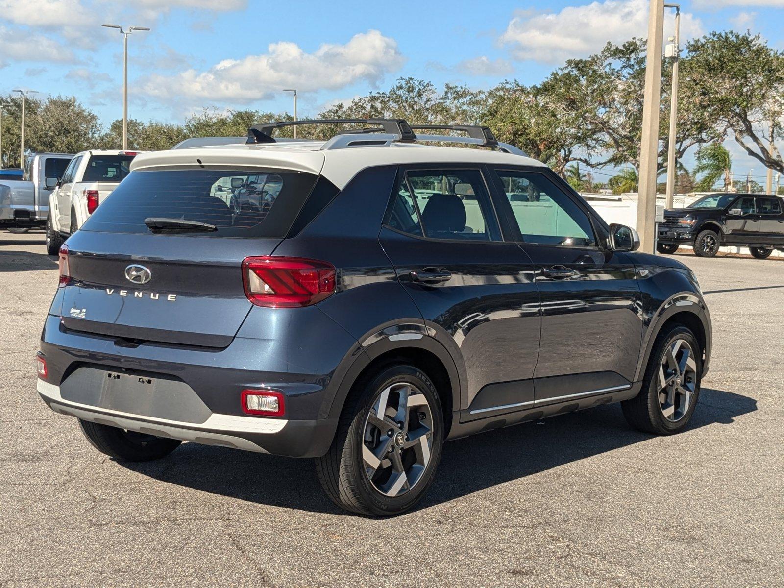 2021 Hyundai VENUE Vehicle Photo in St. Petersburg, FL 33713