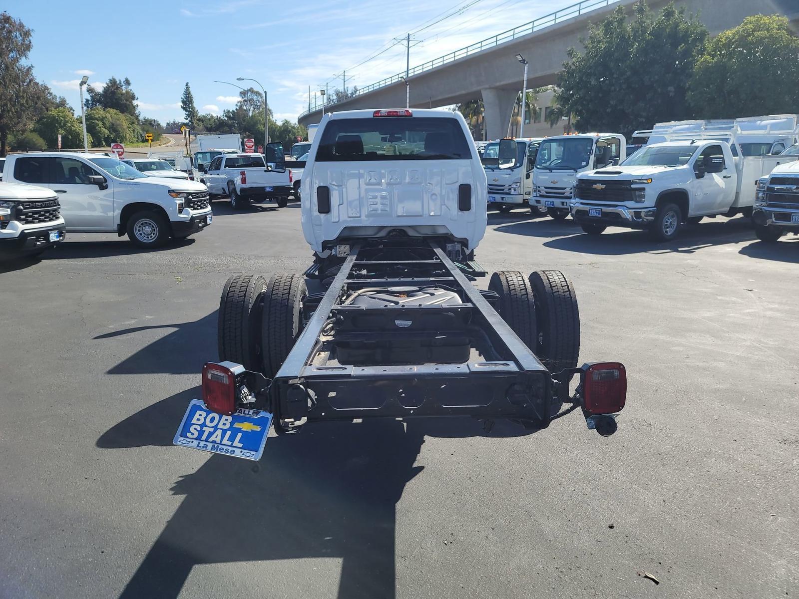 2023 Chevrolet Silverado Chassis Cab Vehicle Photo in LA MESA, CA 91942-8211