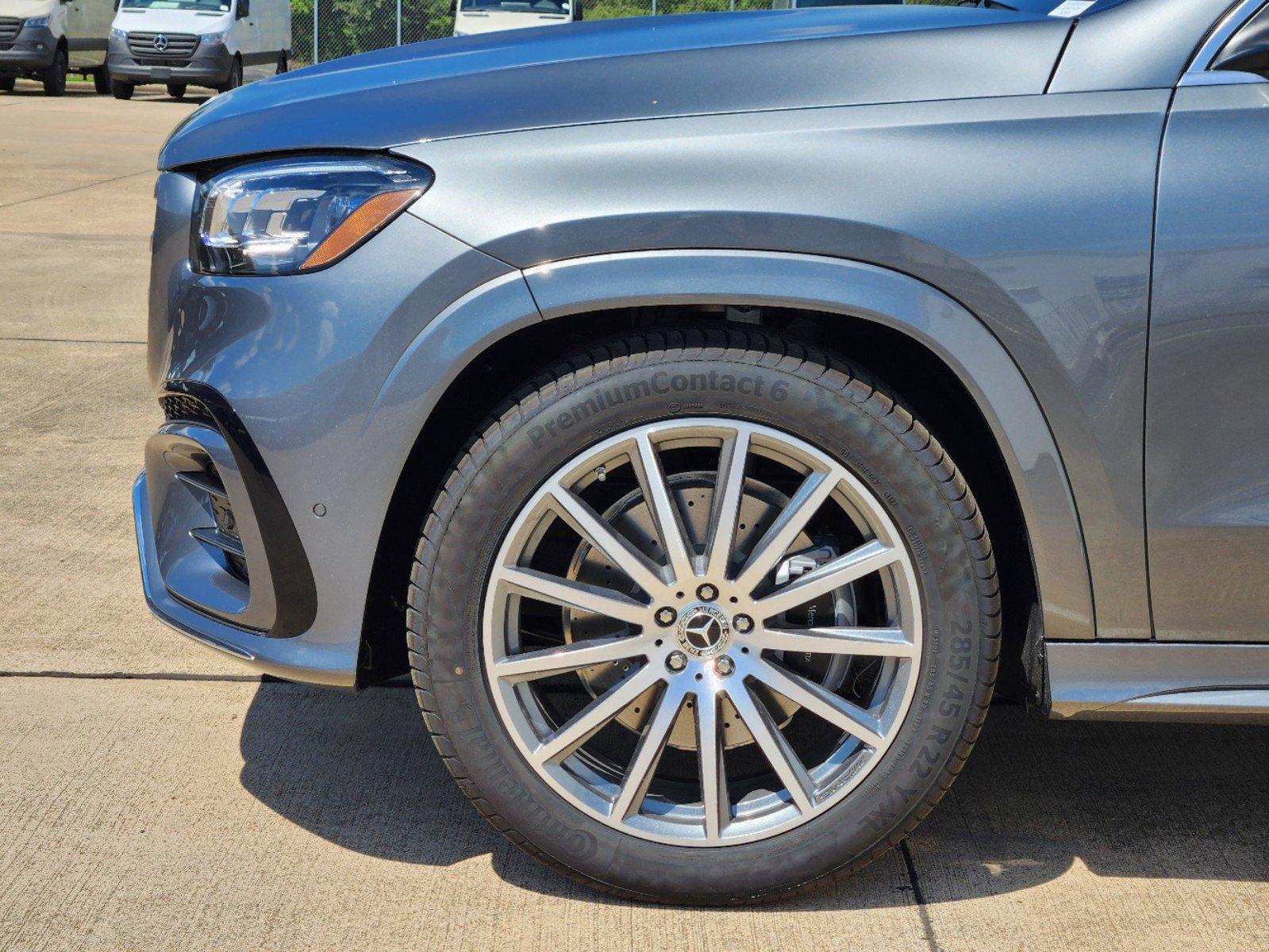 2025 Mercedes-Benz GLS Vehicle Photo in HOUSTON, TX 77079