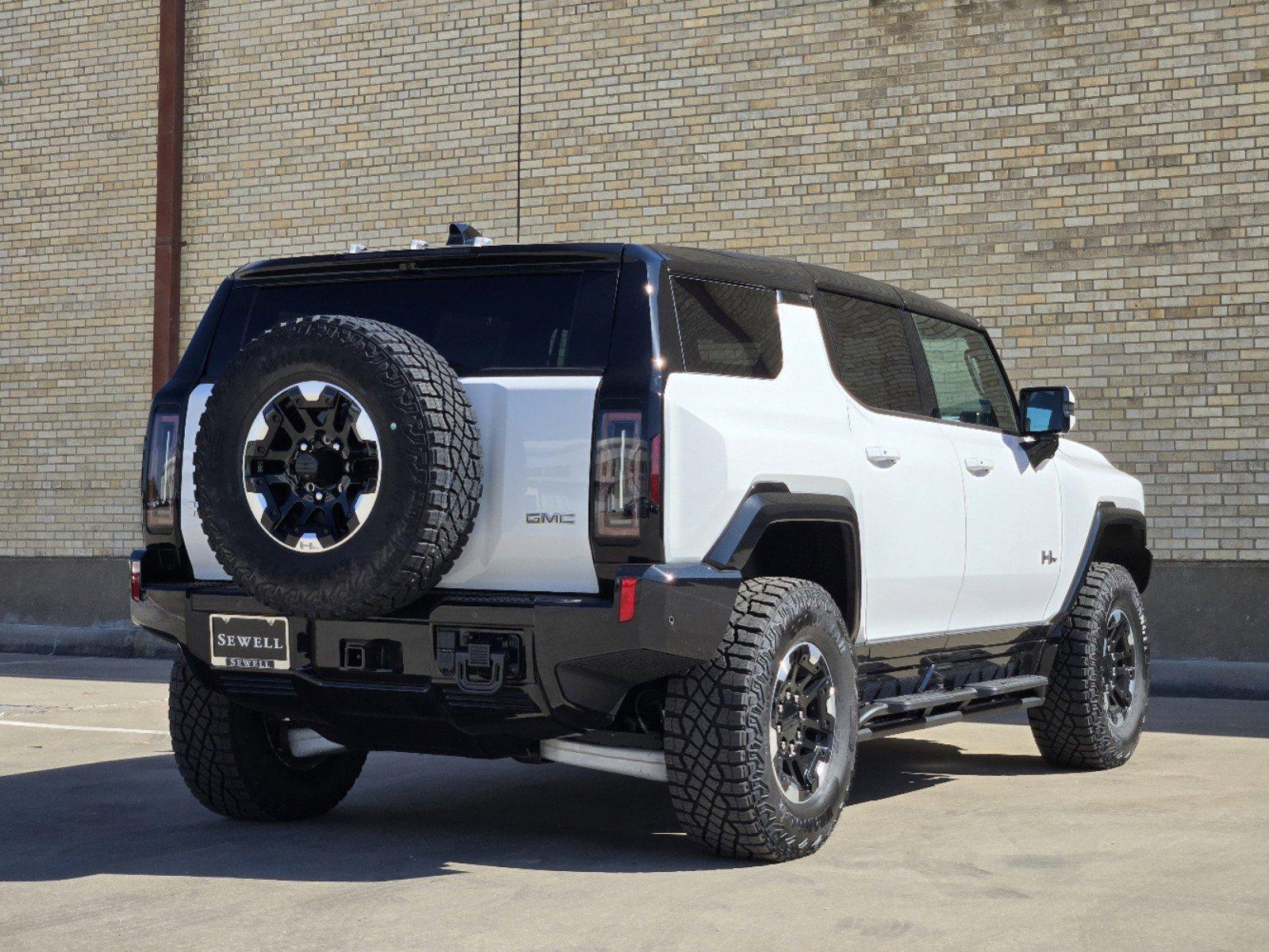 2024 GMC HUMMER EV SUV Vehicle Photo in DALLAS, TX 75209-3016