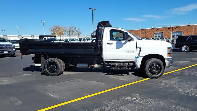 2024 Chevrolet Silverado Chassis Cab Vehicle Photo in JOLIET, IL 60435-8135