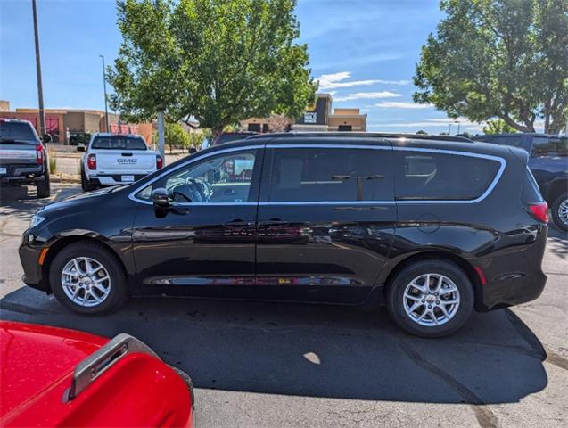 2022 Chrysler Pacifica Vehicle Photo in AURORA, CO 80012-4011