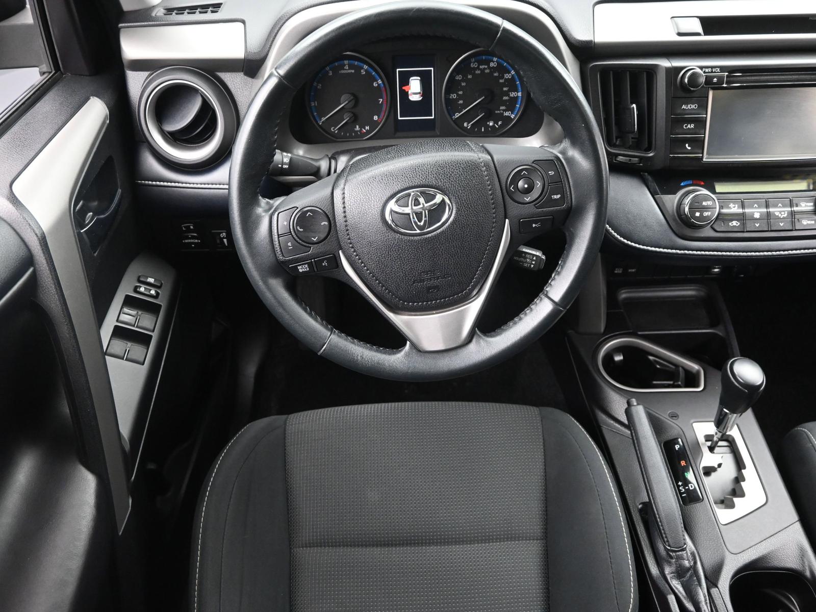 2018 Toyota RAV4 Vehicle Photo in Cedar Rapids, IA 52402