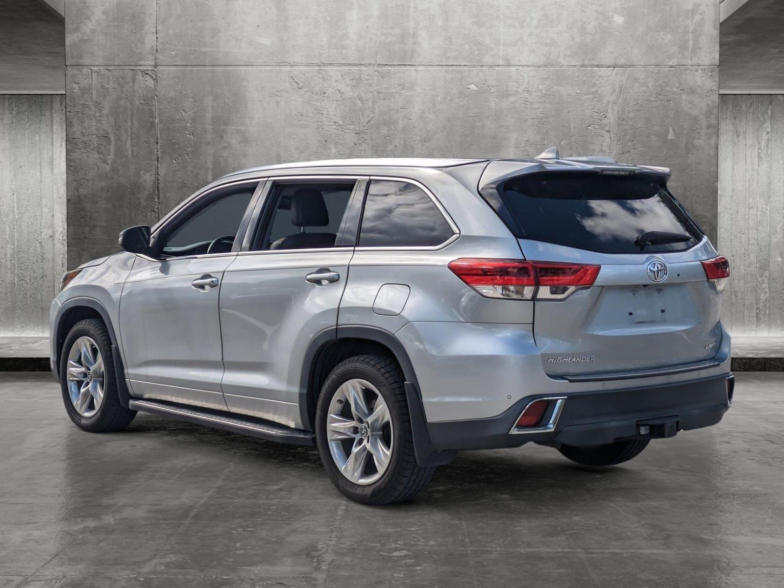 2019 Toyota Highlander Vehicle Photo in Coconut Creek, FL 33073