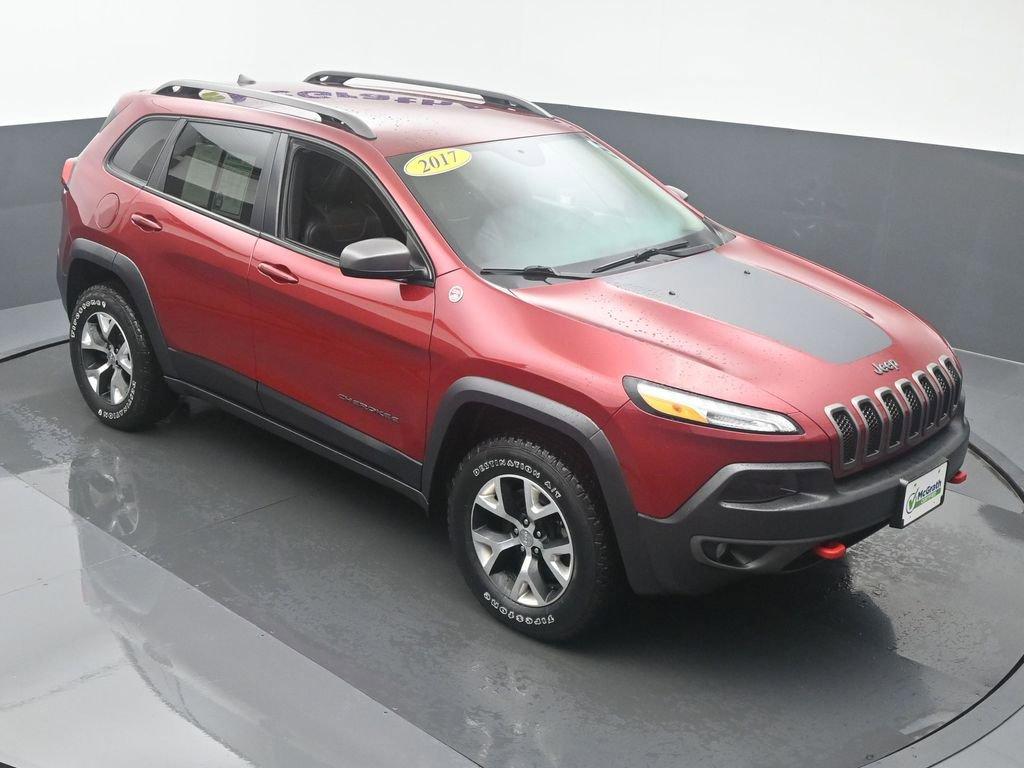 2017 Jeep Cherokee Vehicle Photo in Cedar Rapids, IA 52402