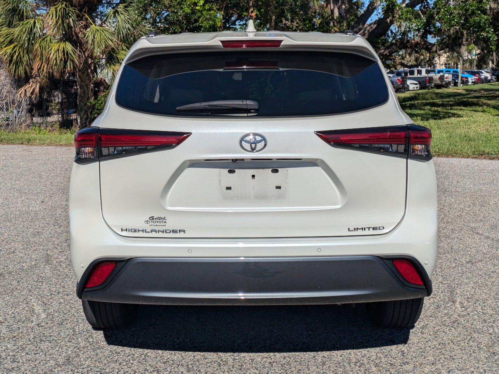 2021 Toyota Highlander Vehicle Photo in Sarasota, FL 34231