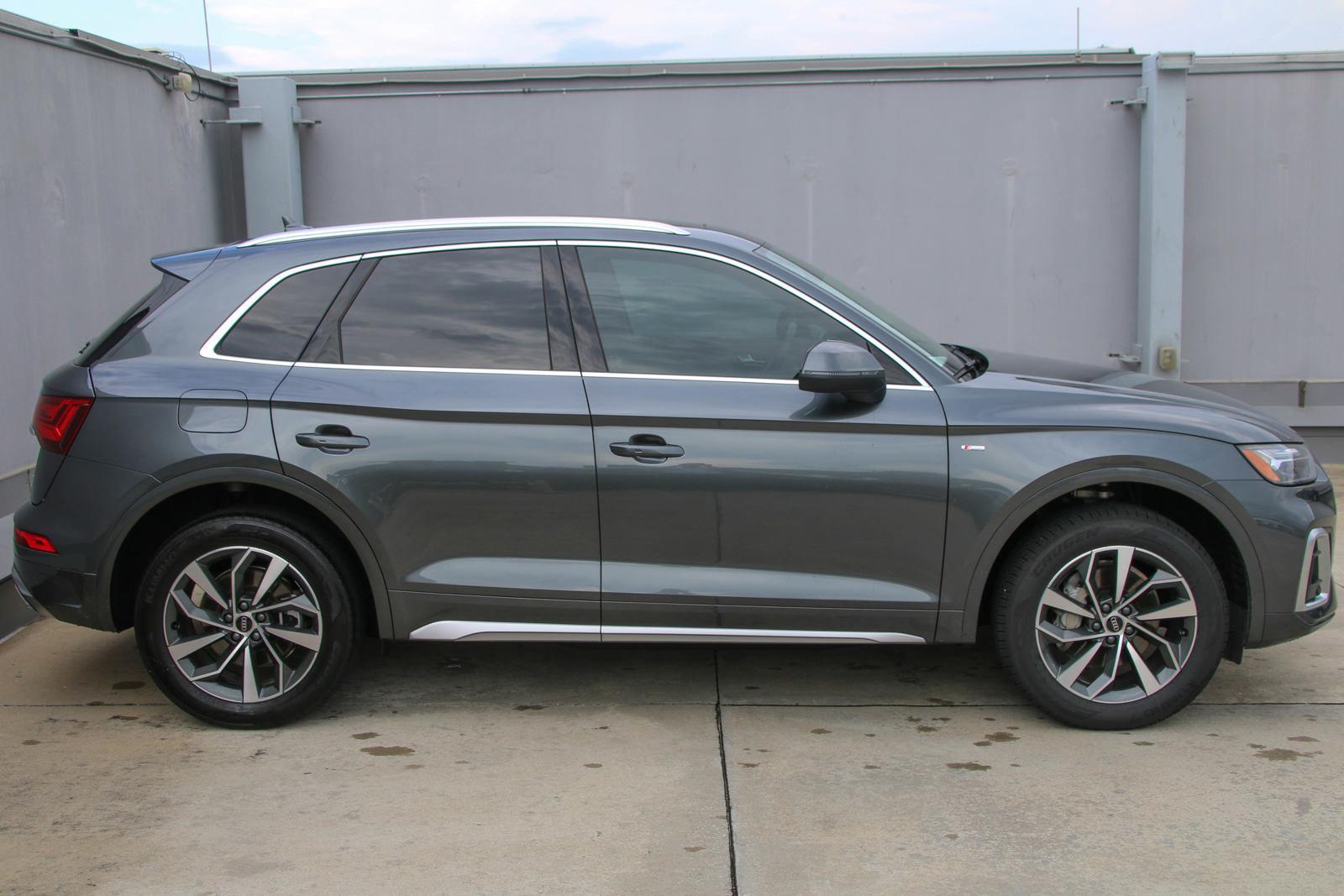 2024 Audi Q5 Vehicle Photo in SUGAR LAND, TX 77478