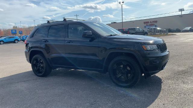 Used 2018 Jeep Grand Cherokee Upland with VIN 1C4RJFAG8JC396908 for sale in Moon Township, PA