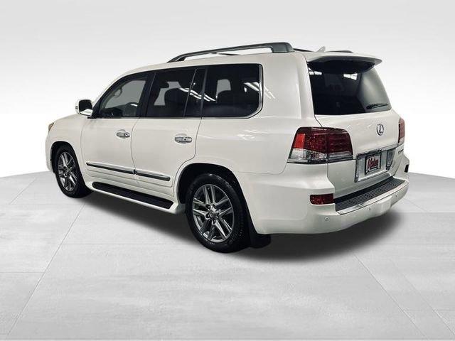 2015 Lexus LX 570 Vehicle Photo in MEDINA, OH 44256-9631