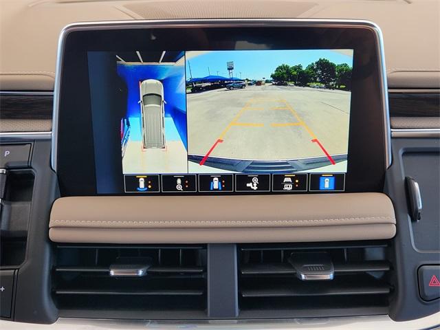 2024 Chevrolet Suburban Vehicle Photo in GAINESVILLE, TX 76240-2013