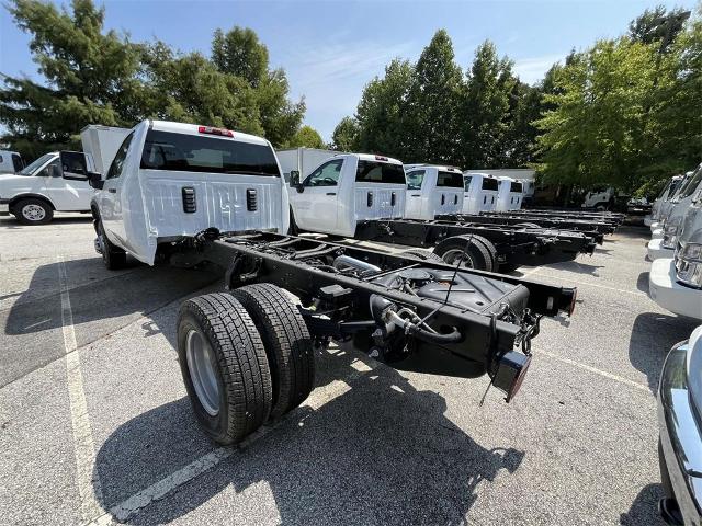 2024 Chevrolet Silverado 3500 HD CC Vehicle Photo in ALCOA, TN 37701-3235