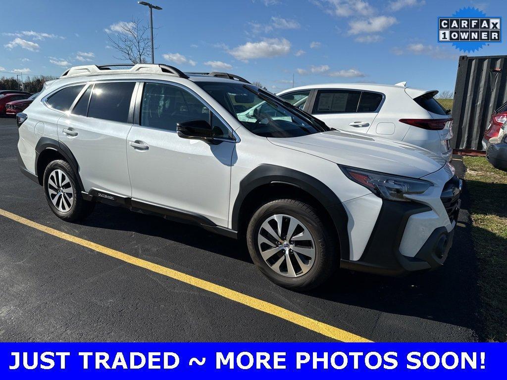 2023 Subaru Outback Vehicle Photo in Saint Charles, IL 60174