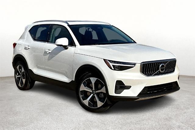 2025 Volvo XC40 Vehicle Photo in Houston, TX 77007