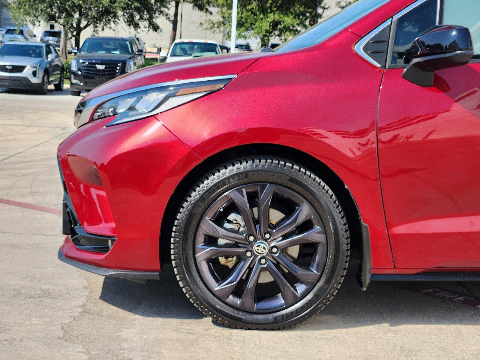 2022 Toyota Sienna Vehicle Photo in GRAPEVINE, TX 76051-8302