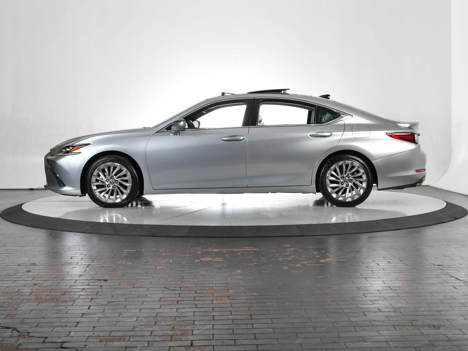 2022 Lexus ES 350 Vehicle Photo in DALLAS, TX 75235