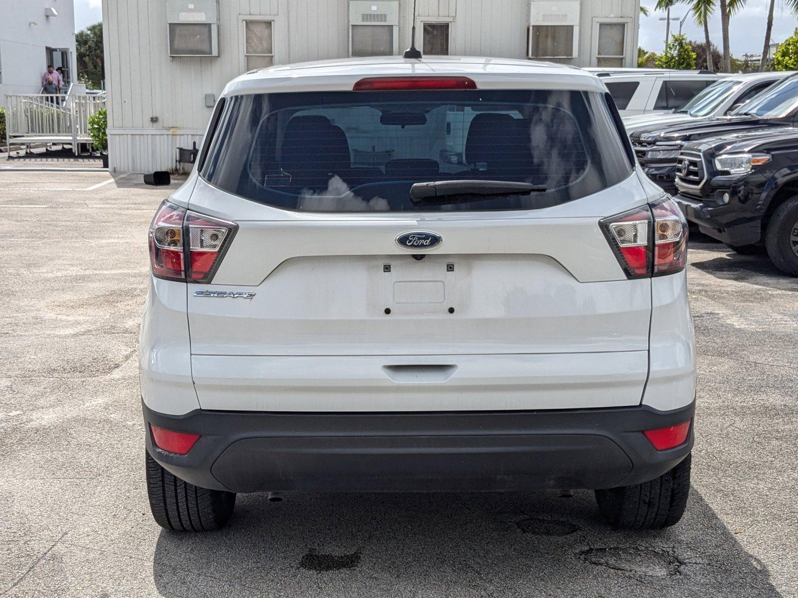 2017 Ford Escape Vehicle Photo in Miami, FL 33015