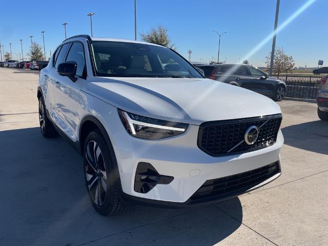 2025 Volvo XC40 Vehicle Photo in Grapevine, TX 76051