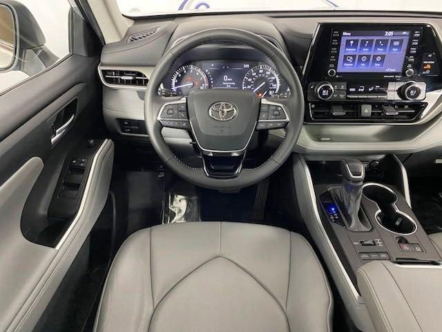 2021 Toyota Highlander Vehicle Photo in BROCKTON, MA 02301-7113