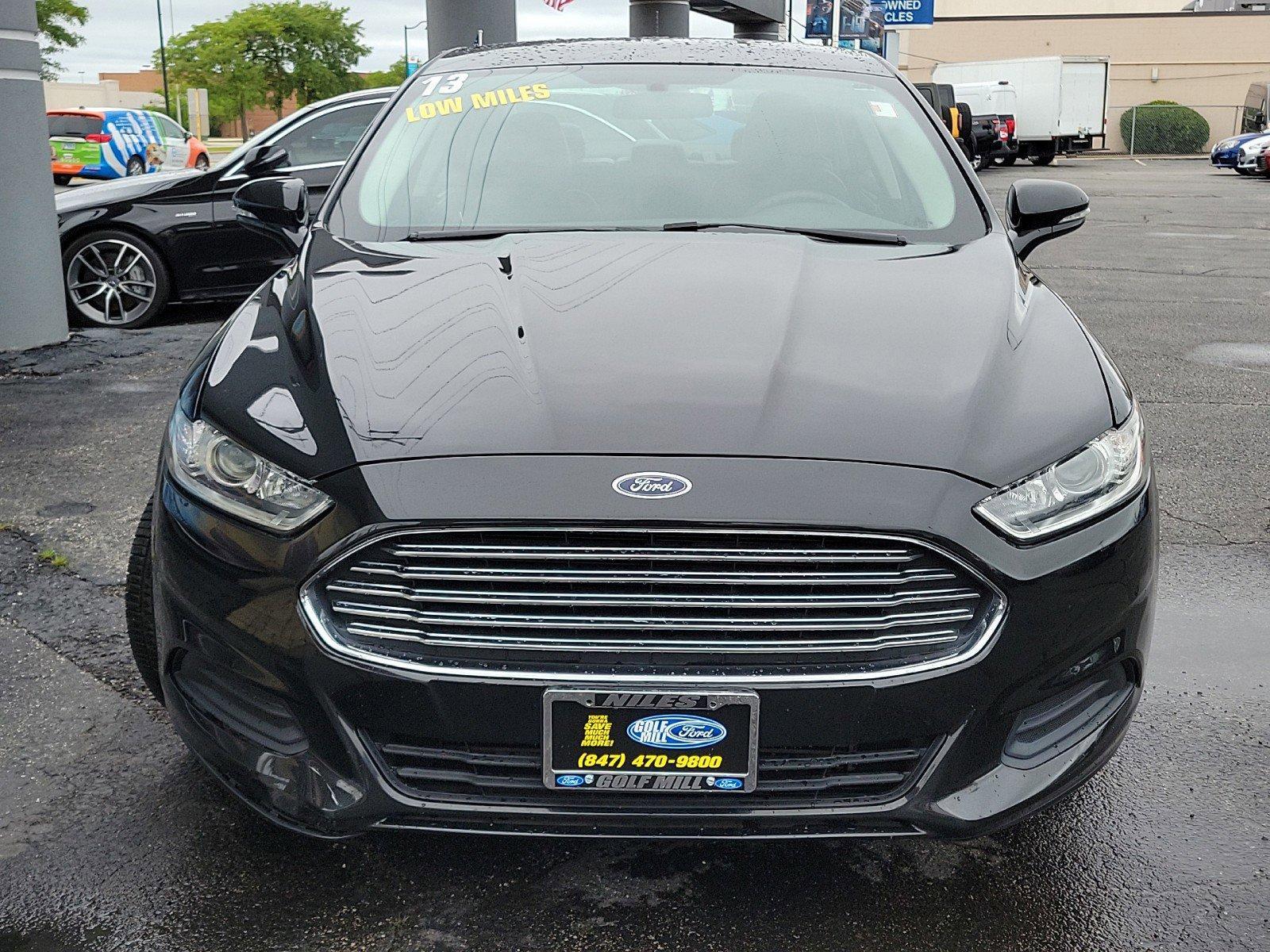 2013 Ford Fusion Vehicle Photo in Saint Charles, IL 60174