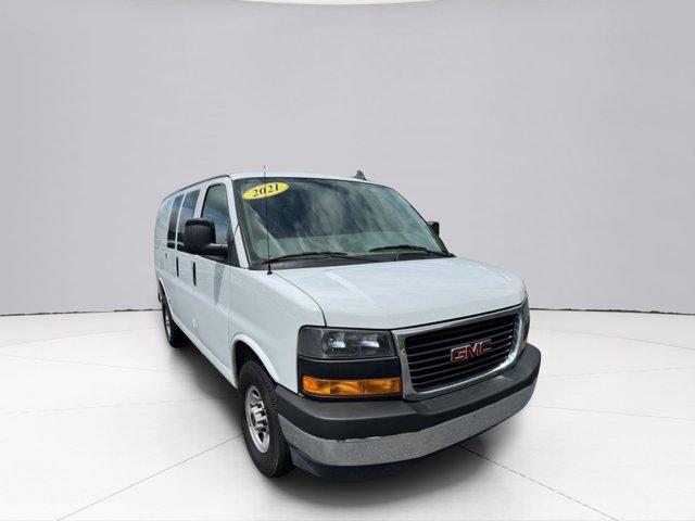 2021 GMC Savana Cargo Van Vehicle Photo in LEOMINSTER, MA 01453-2952