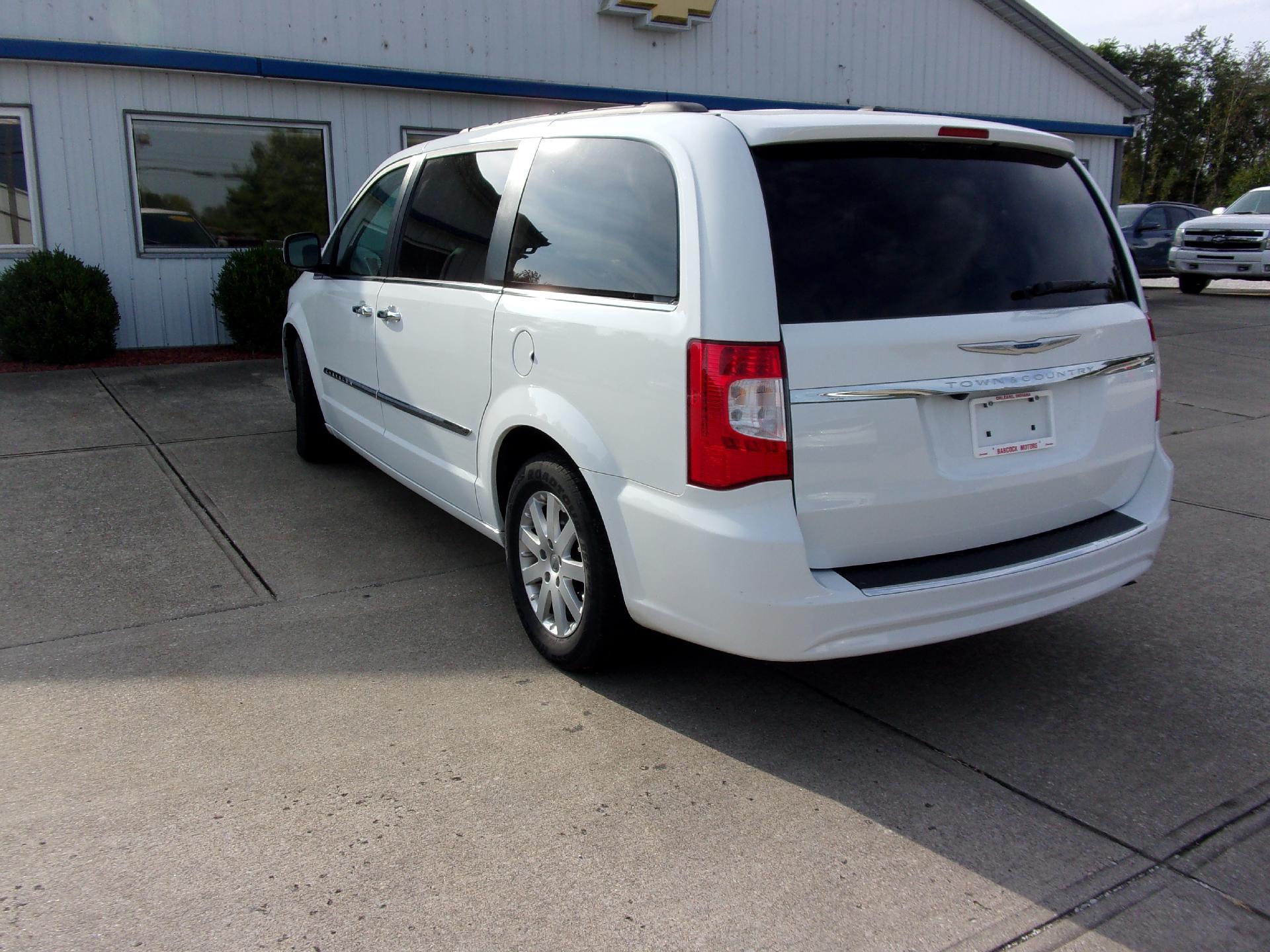 Used 2016 Chrysler Town & Country Touring with VIN 2C4RC1BG4GR138493 for sale in Orleans, IN