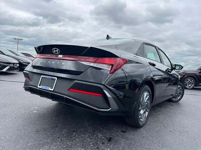 2024 Hyundai ELANTRA Vehicle Photo in O'Fallon, IL 62269