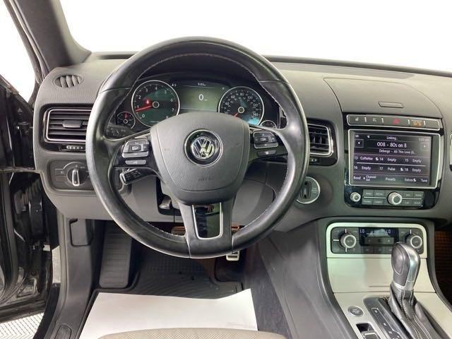 2017 Volkswagen Touareg Vehicle Photo in MEDINA, OH 44256-9001