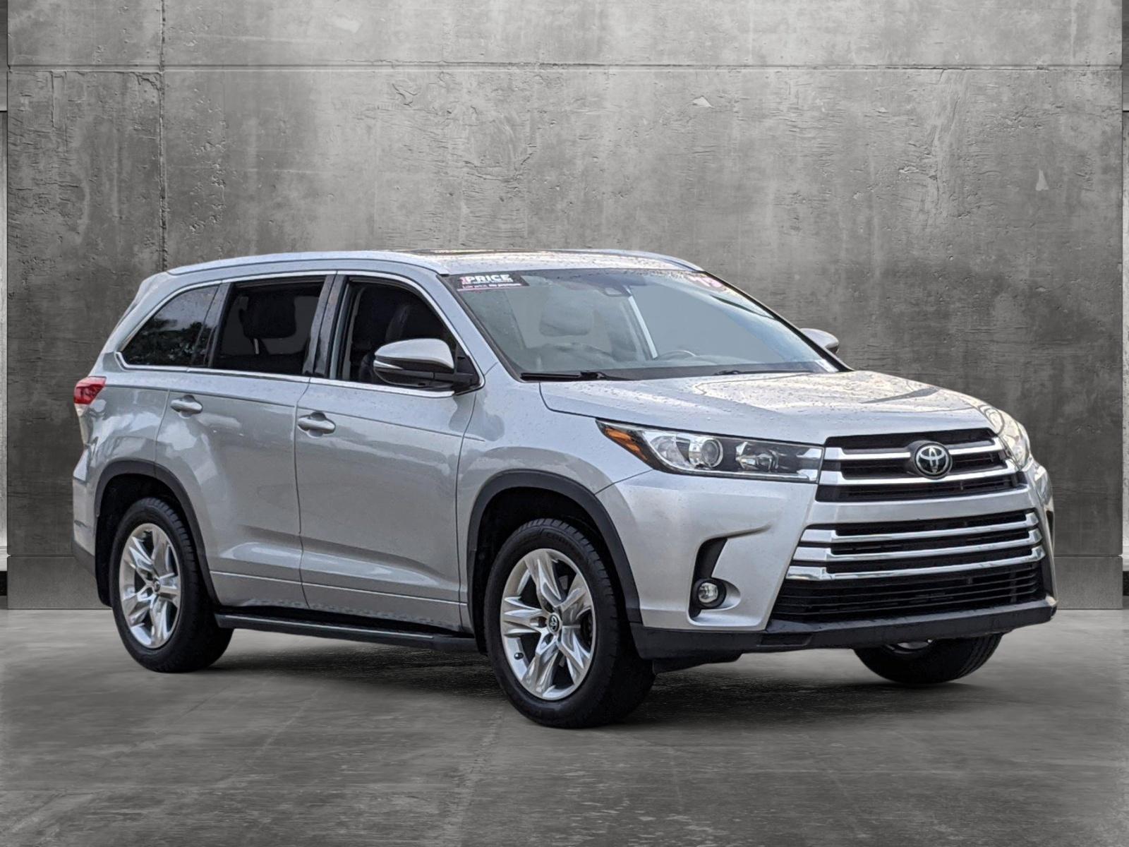 2019 Toyota Highlander Vehicle Photo in Davie, FL 33331