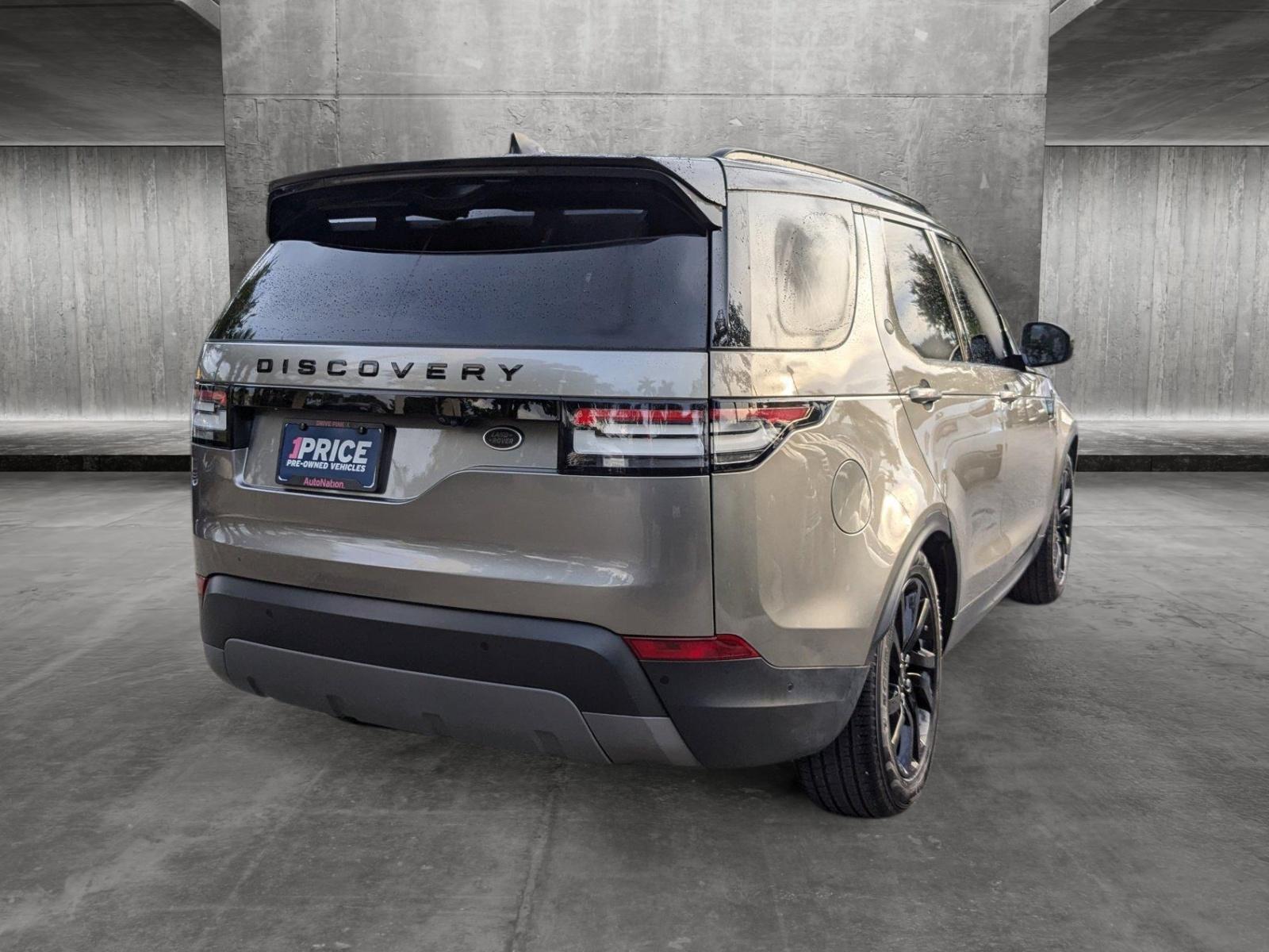 2019 Land Rover Discovery Vehicle Photo in Miami, FL 33169