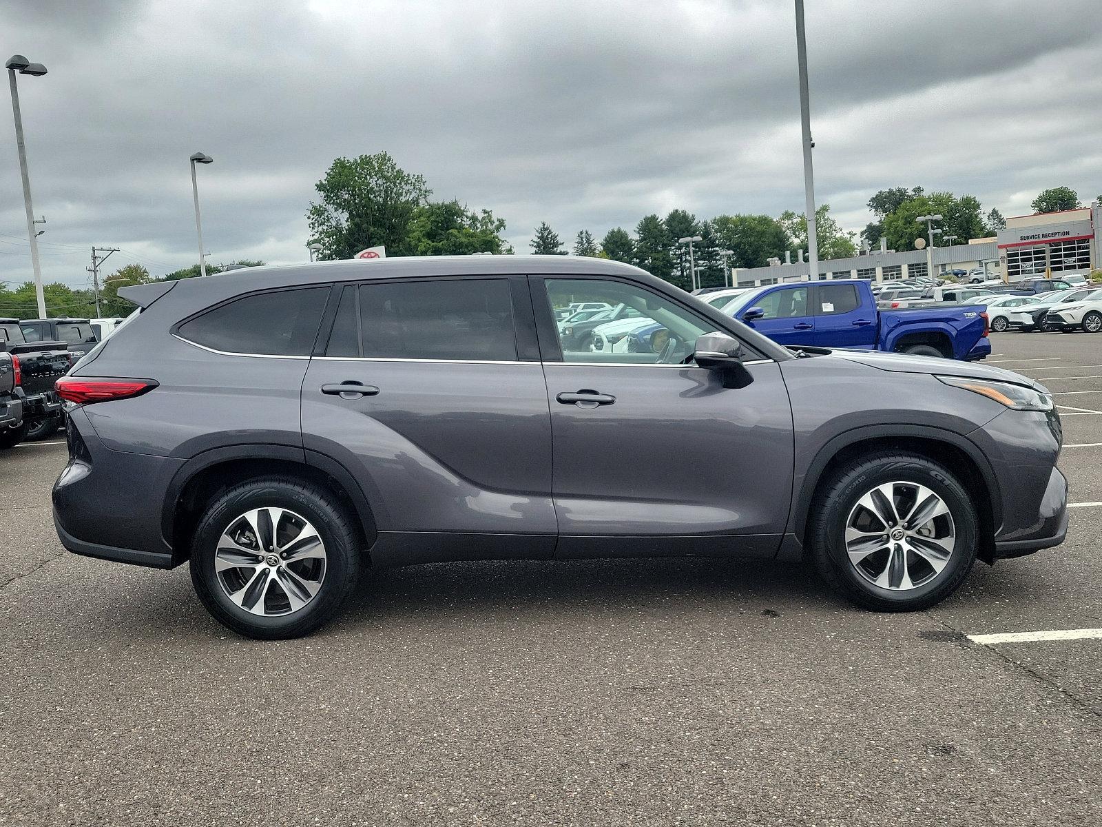 2022 Toyota Highlander Vehicle Photo in Trevose, PA 19053