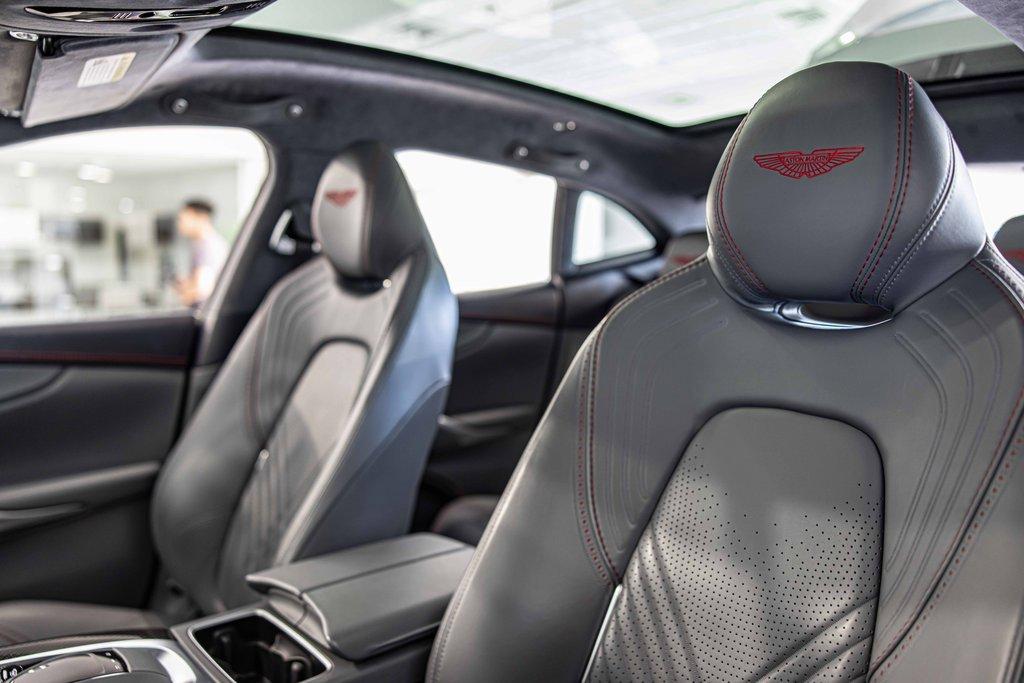 2021 Aston Martin DBX Vehicle Photo in Plainfield, IL 60586