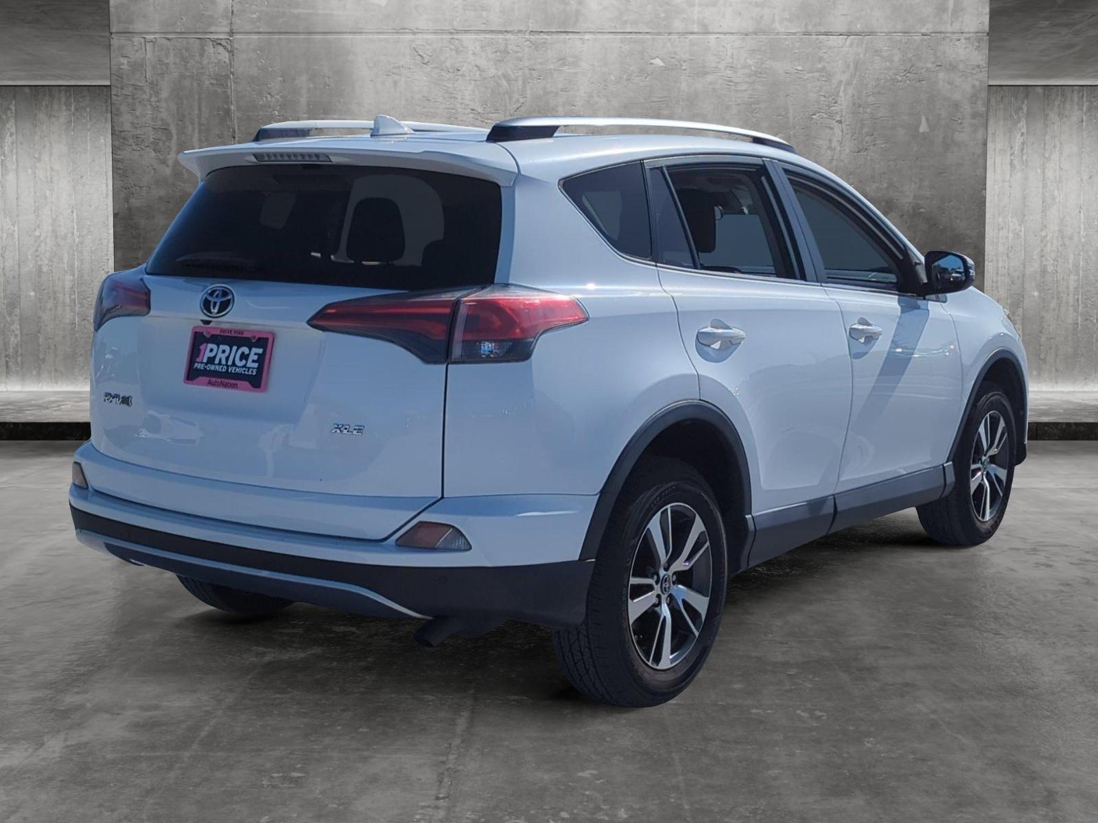 2018 Toyota RAV4 Vehicle Photo in Ft. Myers, FL 33907