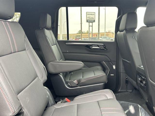 2025 Chevrolet Suburban Vehicle Photo in GREELEY, CO 80634-4125