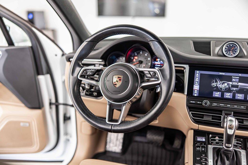 2021 Porsche Macan Vehicle Photo in Saint Charles, IL 60174