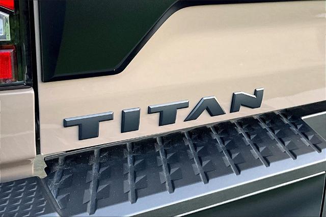 2023 Nissan Titan Vehicle Photo in Houston, TX 77007