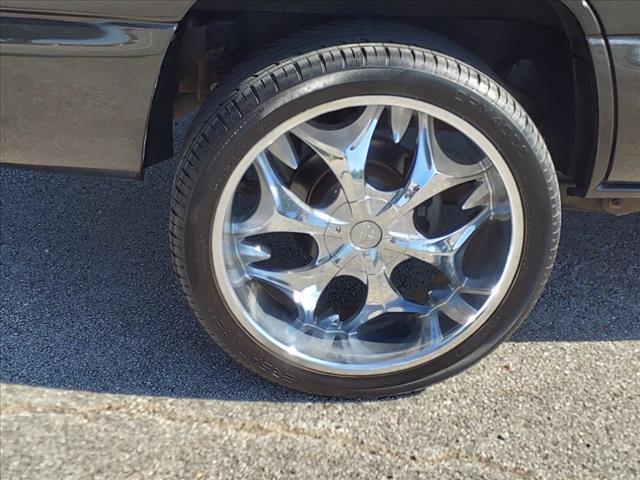 2001 Chevrolet Tahoe Vehicle Photo in Denton, TX 76205