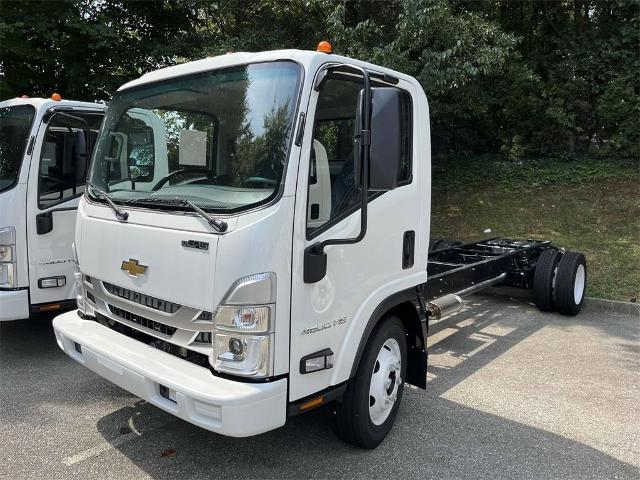 2025 Chevrolet Low Cab Forward 4500 Vehicle Photo in ALCOA, TN 37701-3235