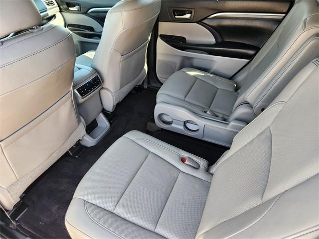 2019 Toyota Highlander Vehicle Photo in GAINESVILLE, TX 76240-2013