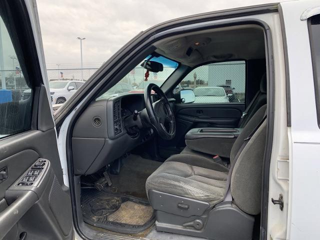 Used 2004 Chevrolet Silverado 2500HD LS with VIN 1GCHK23164F154986 for sale in Seymour, IN