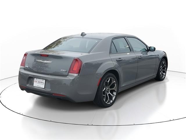 2018 Chrysler 300 Vehicle Photo in GRAND BLANC, MI 48439-8139