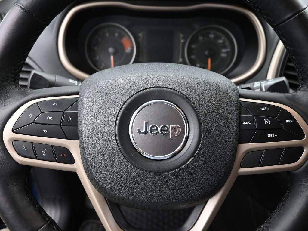 2018 Jeep Cherokee Vehicle Photo in Cedar Rapids, IA 52402