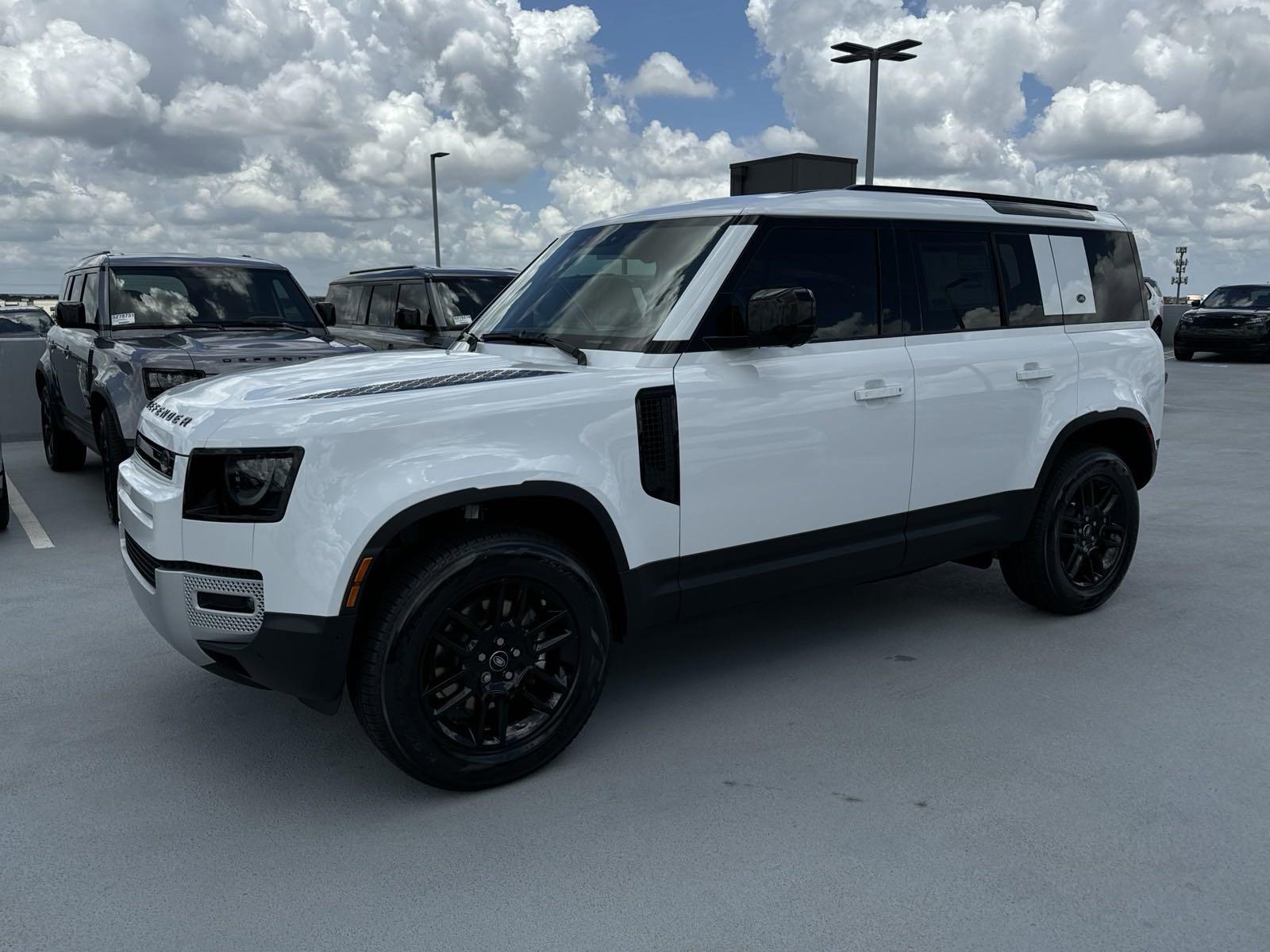 2024 Defender Vehicle Photo in AUSTIN, TX 78717