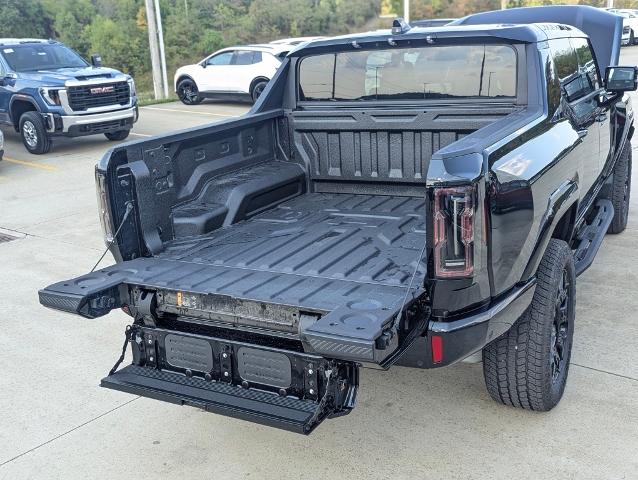 2025 GMC HUMMER EV Pickup Vehicle Photo in POMEROY, OH 45769-1023