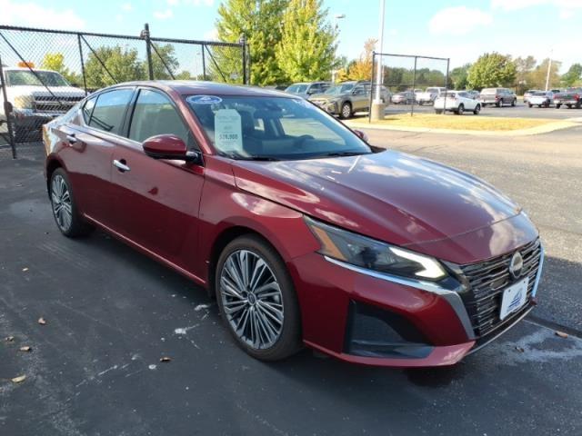 2023 Nissan Altima Vehicle Photo in Oshkosh, WI 54904